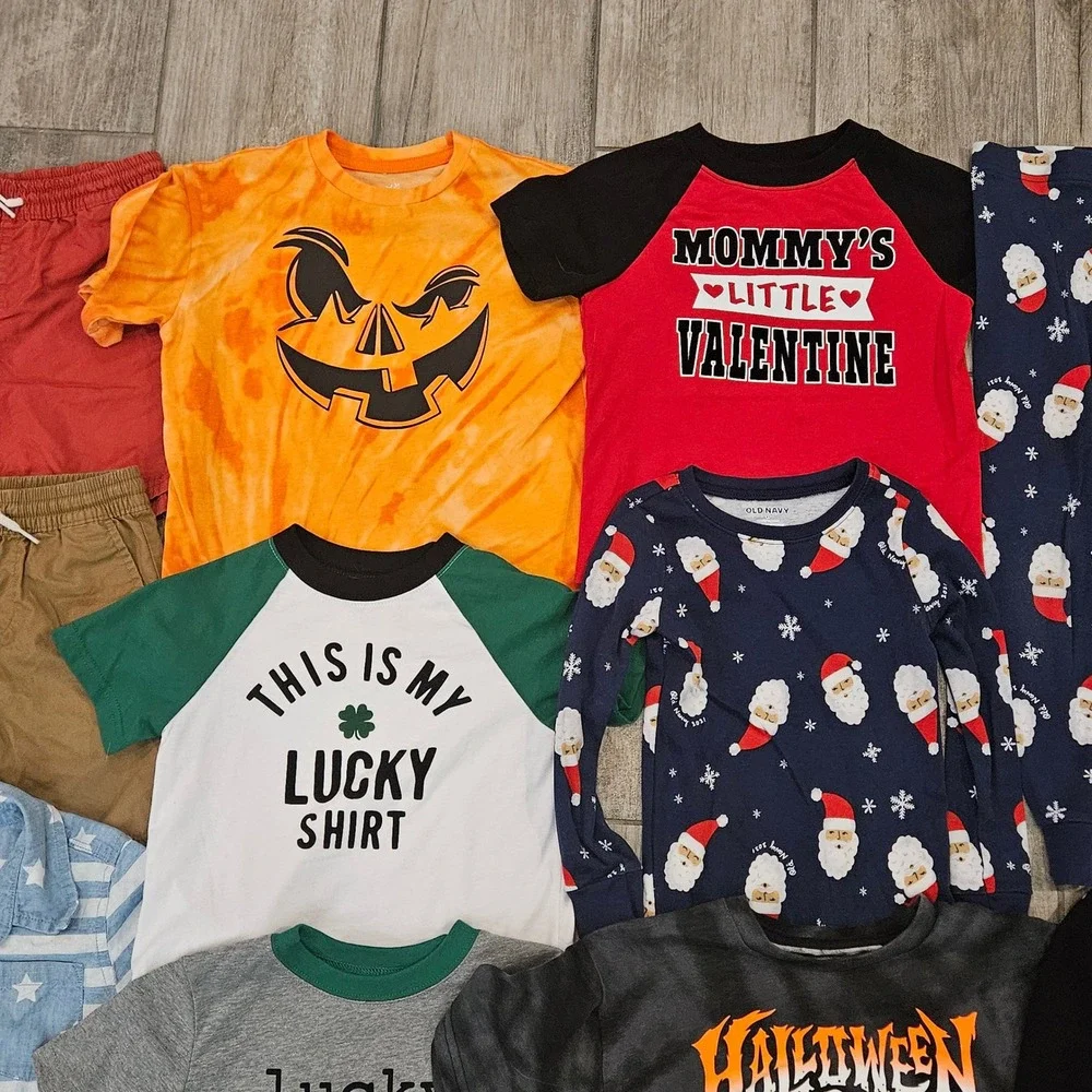 Kids Holiday Clothing Lot of 27 Boys Size 4T 4-5 Halloween Christmas St Patrick‎